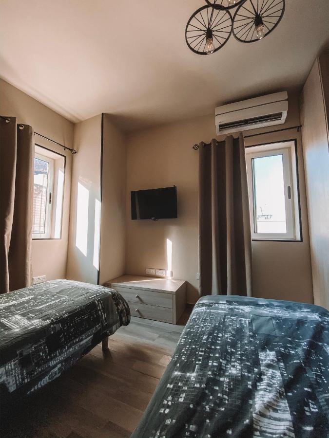 Lovely Modern Apartment In St.Julian Сент Джулианс Экстерьер фото