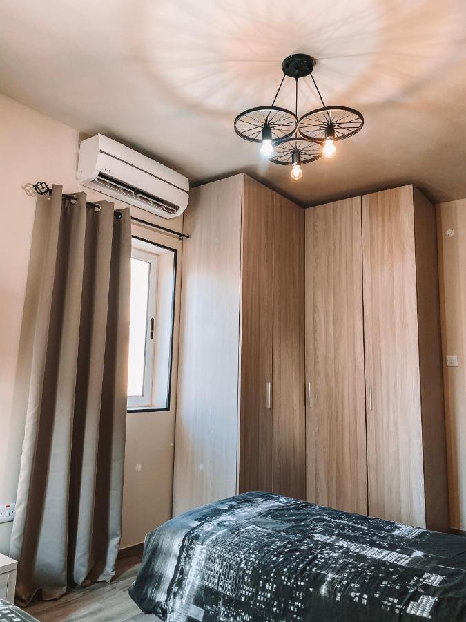 Lovely Modern Apartment In St.Julian Сент Джулианс Экстерьер фото